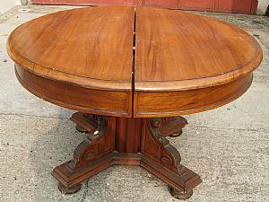 Extendable table